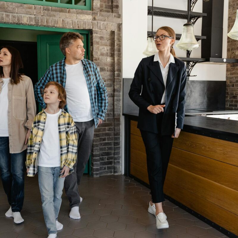 See 6 apartments in 60 minutes Chicago