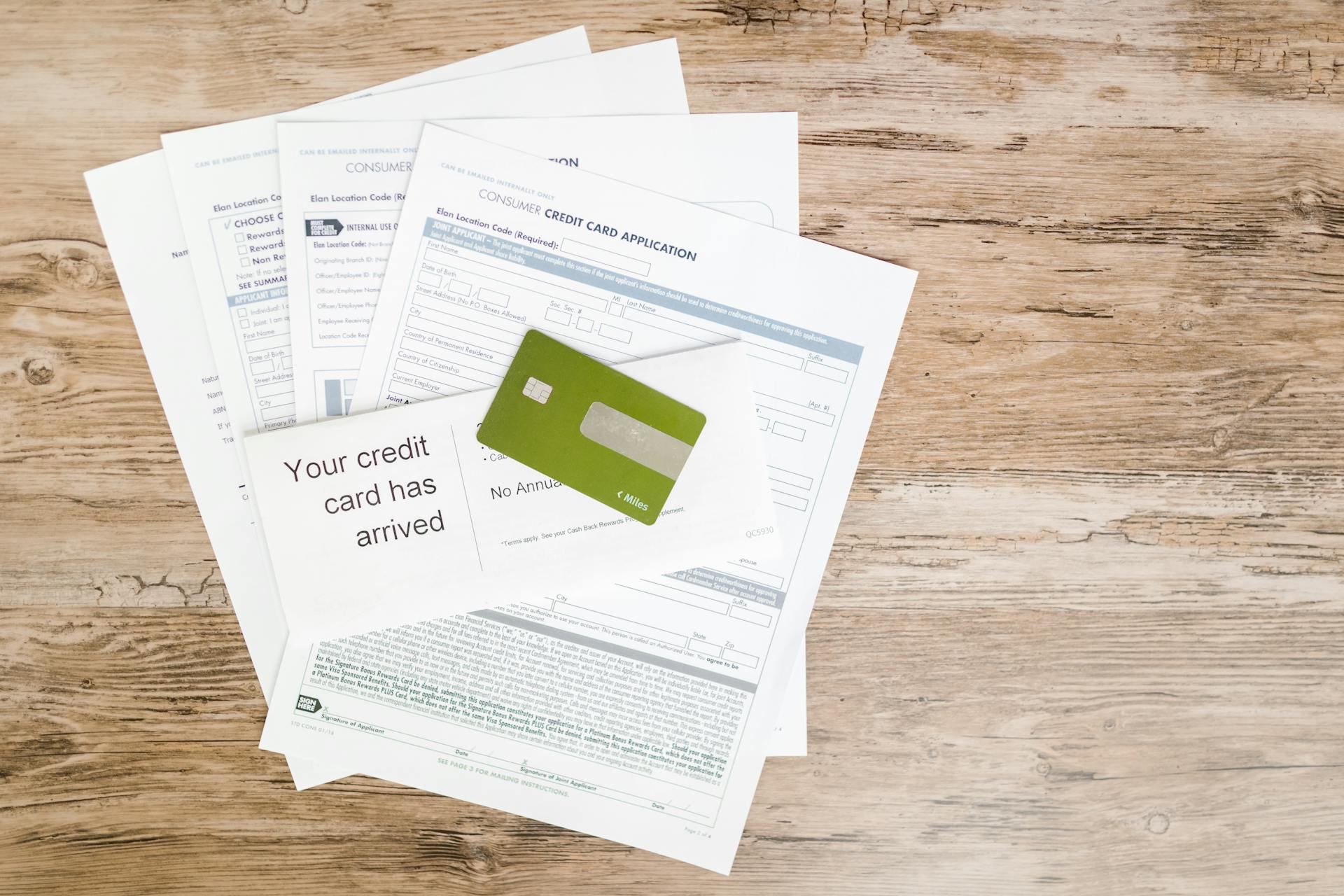 get approved for an apartment with bad credit